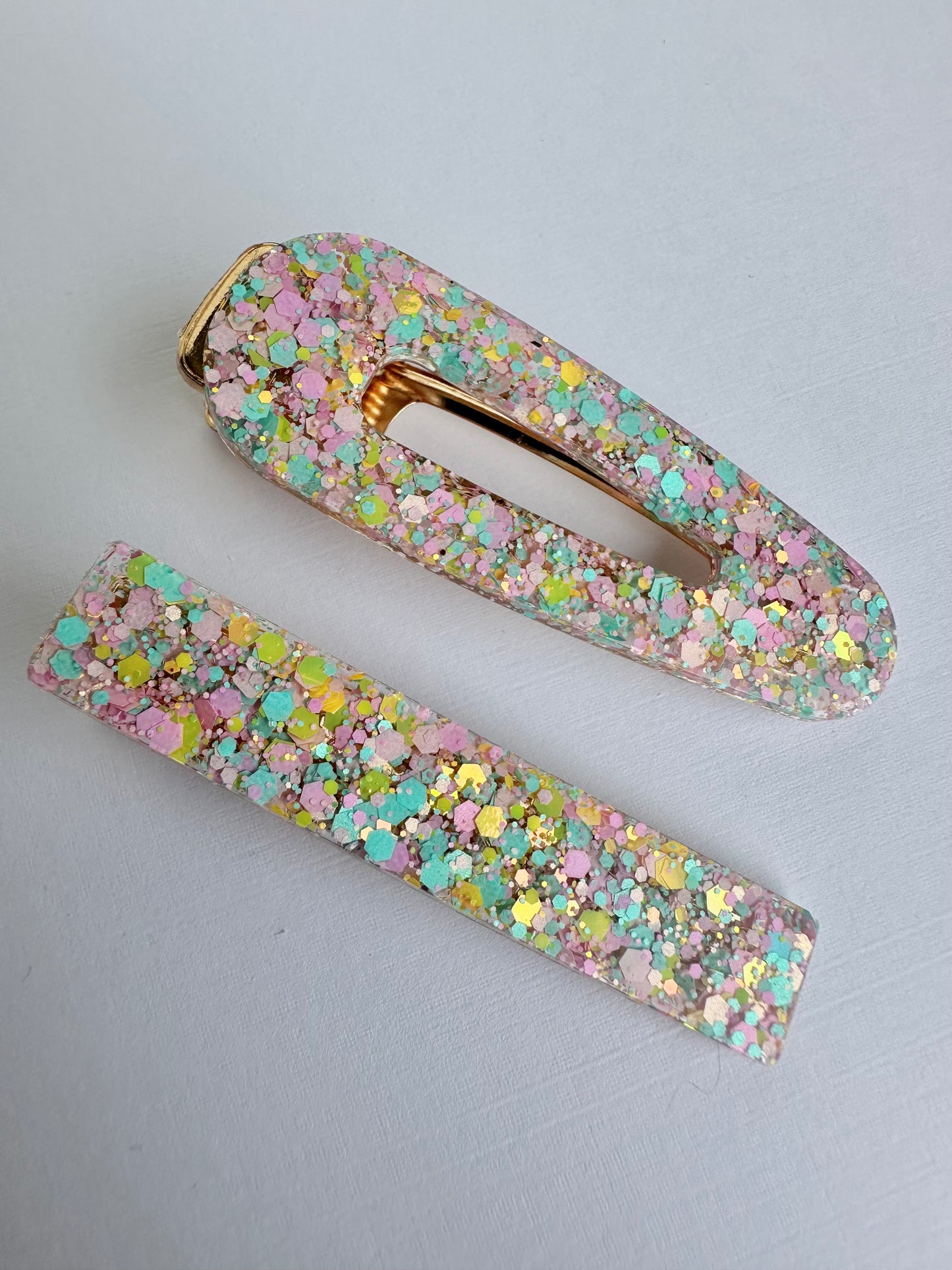 Barrettes en résine et paillettes Foire Creative Paillettes