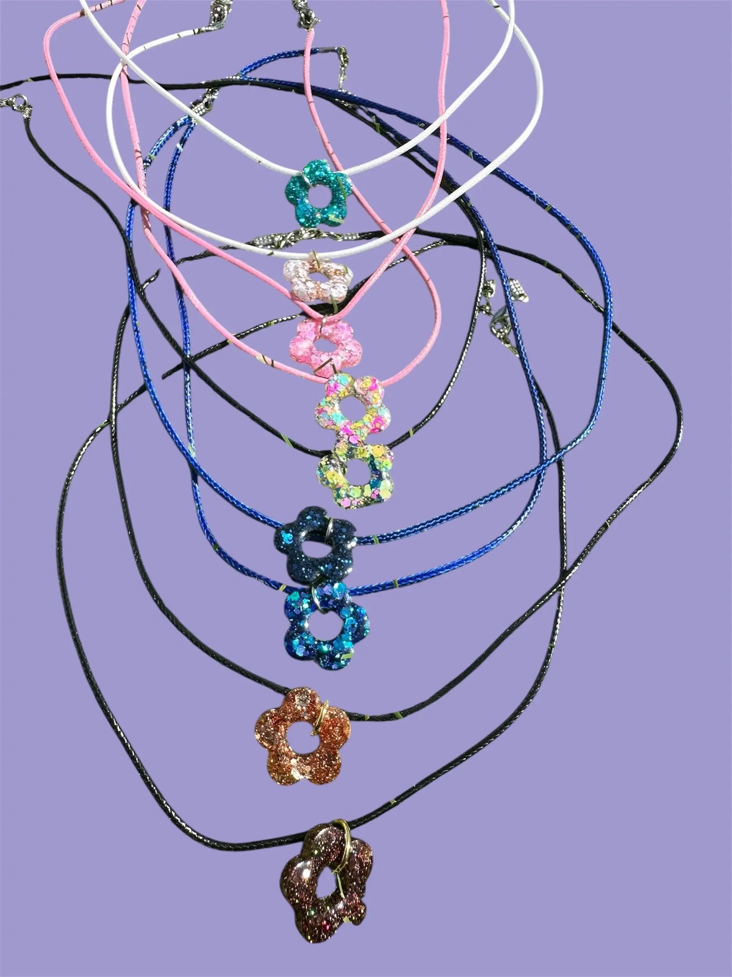 Collier fleurs à paillettes Creative Paillettes
