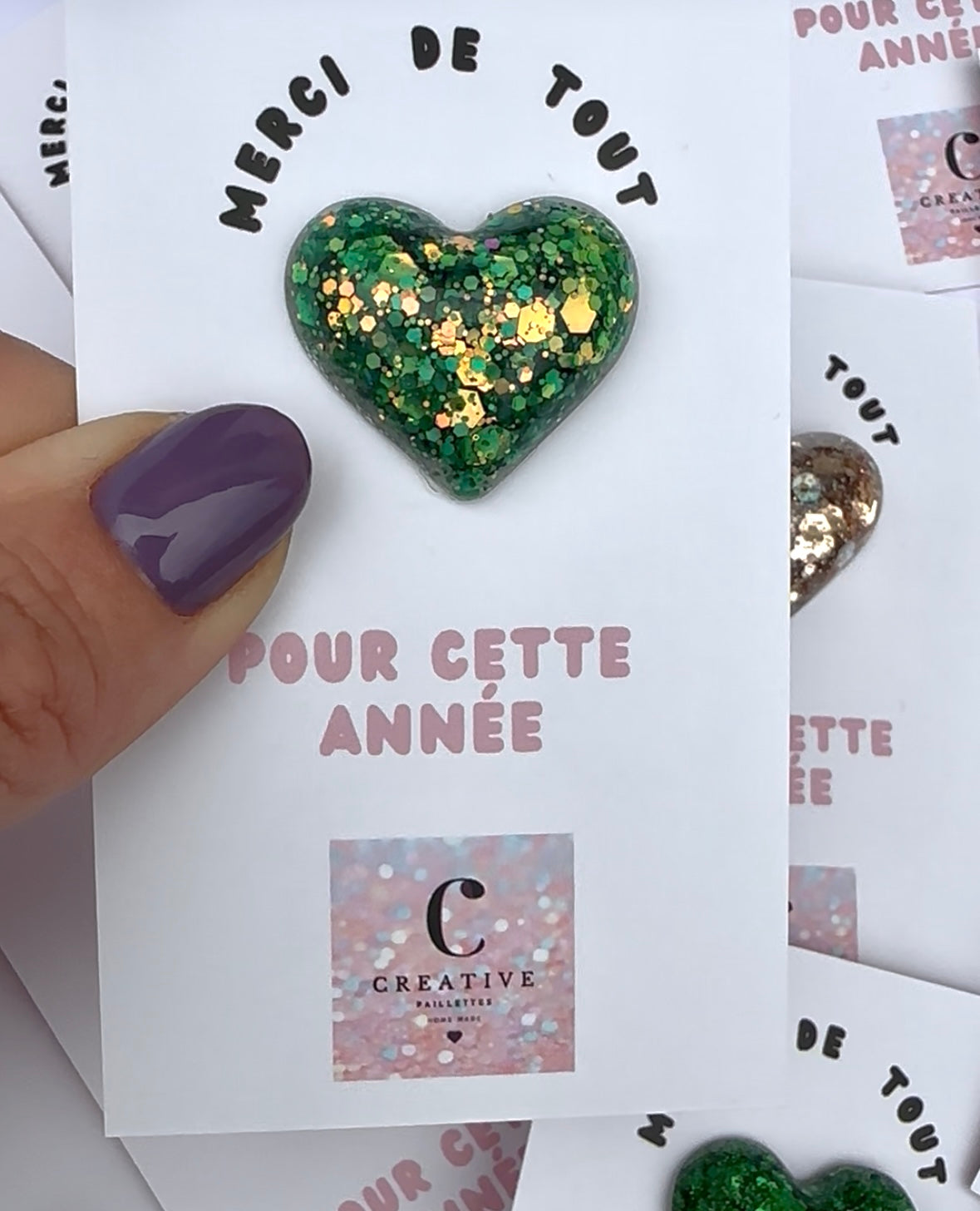 Pin’s coeur en résine vert