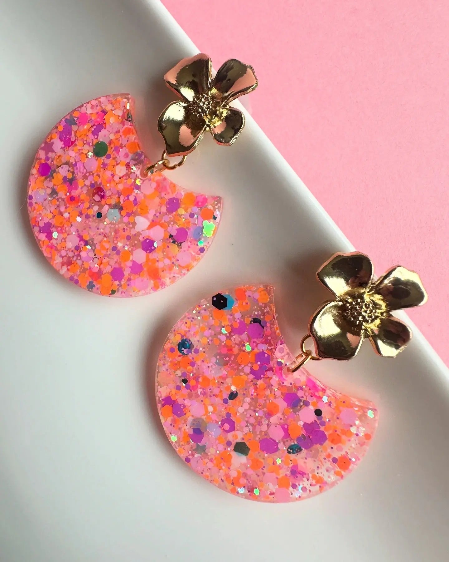 Boucles d’Oreilles Demi-Lune Fleurale Creative Paillettes